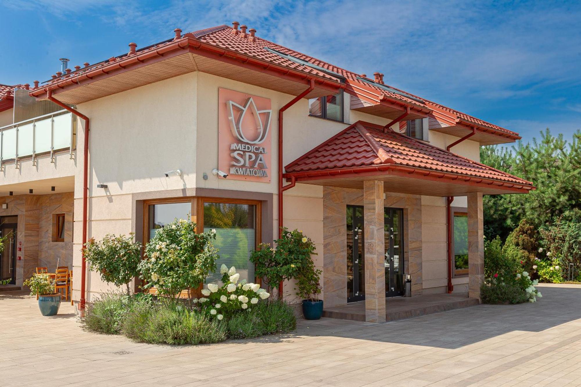 Medical Spa Kwiatowa Leczyca Exterior photo